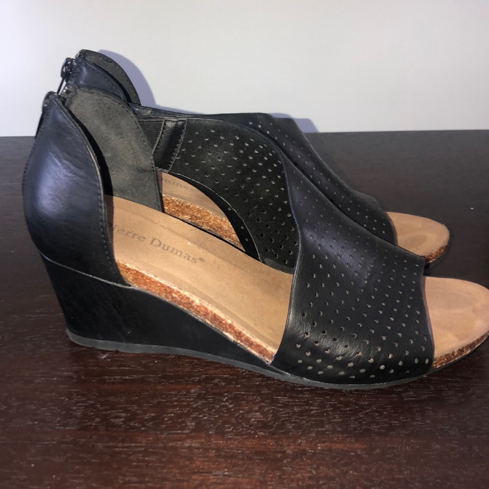 Pierre dumas black wedges